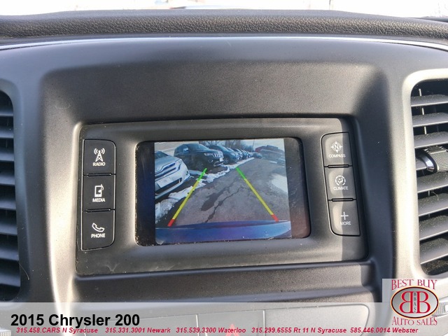 2015 Chrysler 200 Sedan