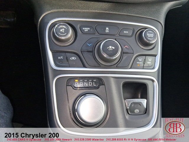 2015 Chrysler 200 Sedan
